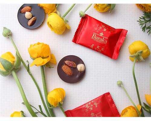 فرآورده کاکائویی با روکش مغز دانه های خوراکی باراکا